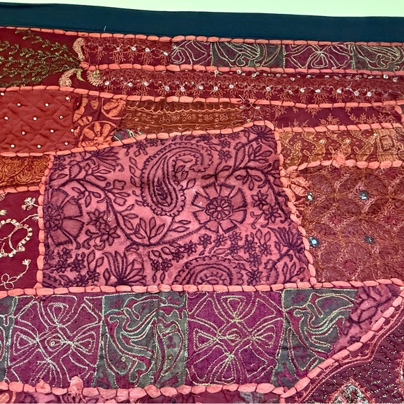 Exquisite Vintage Indian Wall Tapestry with Hand Embroidered Zari,beads,Mirror - Picture 8 of 13